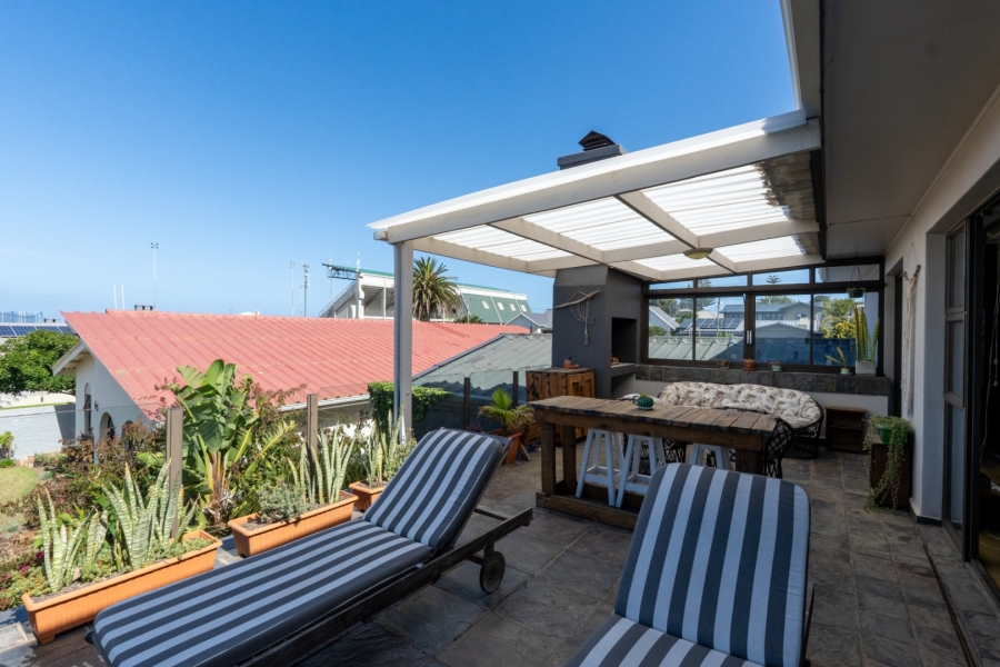 4 Bedroom Property for Sale in Linkside Western Cape